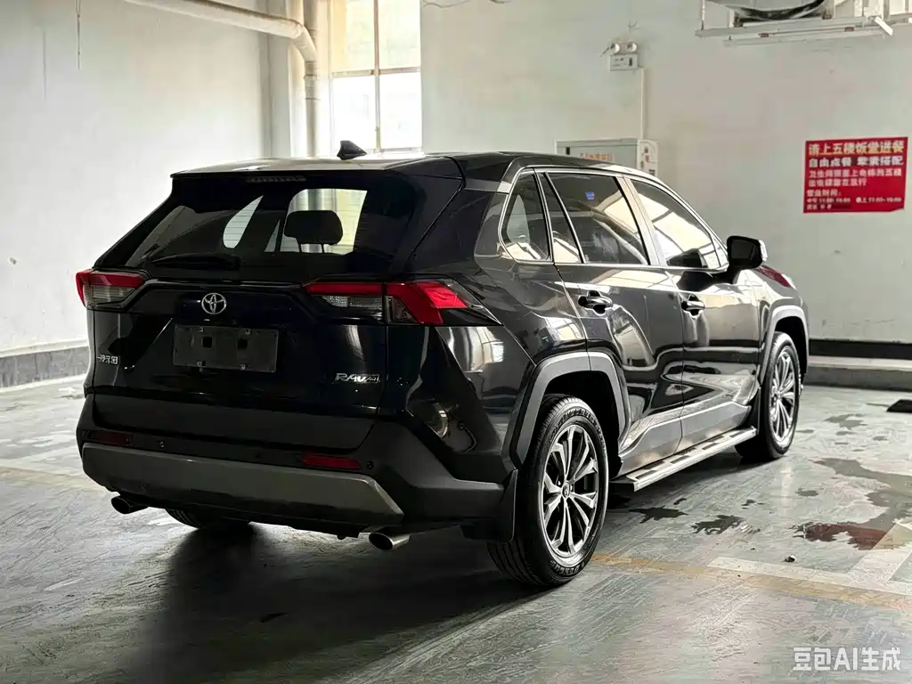 Toyota RAV4 — миниатюра 5