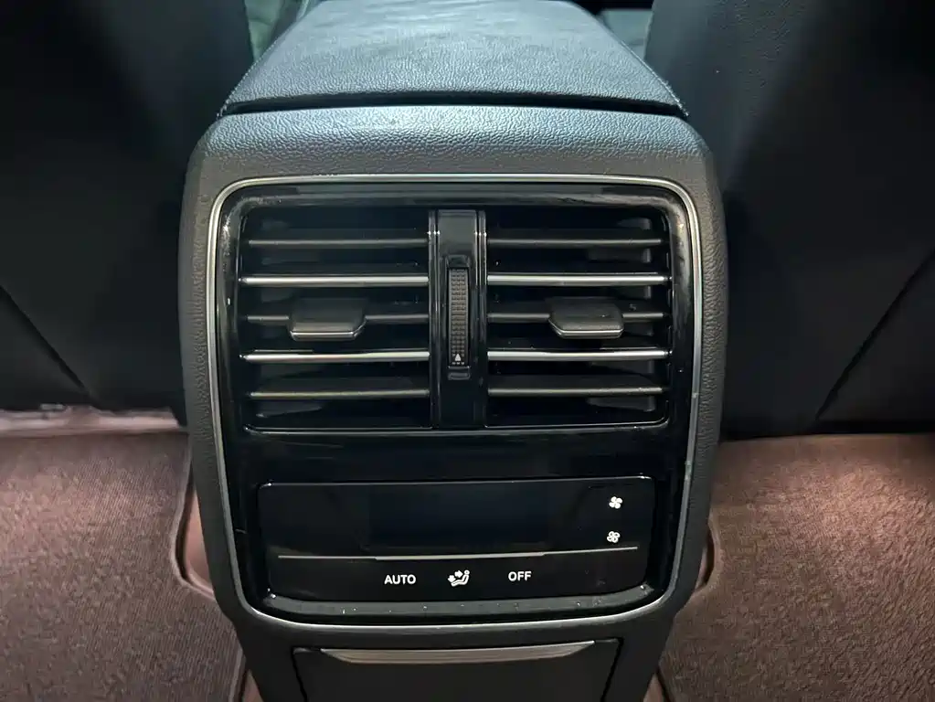 Volkswagen Magotan PHEV — миниатюра 8
