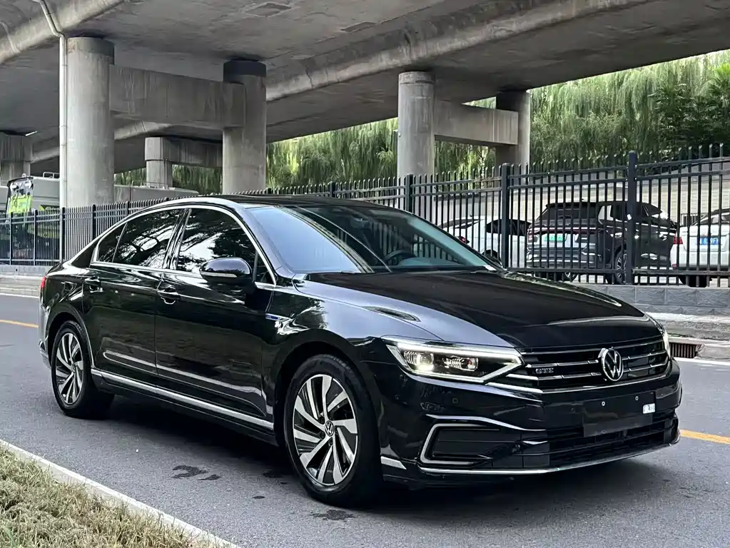 Volkswagen Magotan PHEV — миниатюра 3