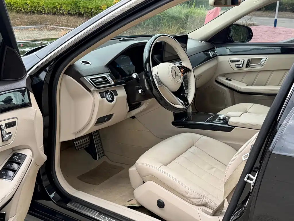 Mercedes-Benz E-Class — миниатюра 7