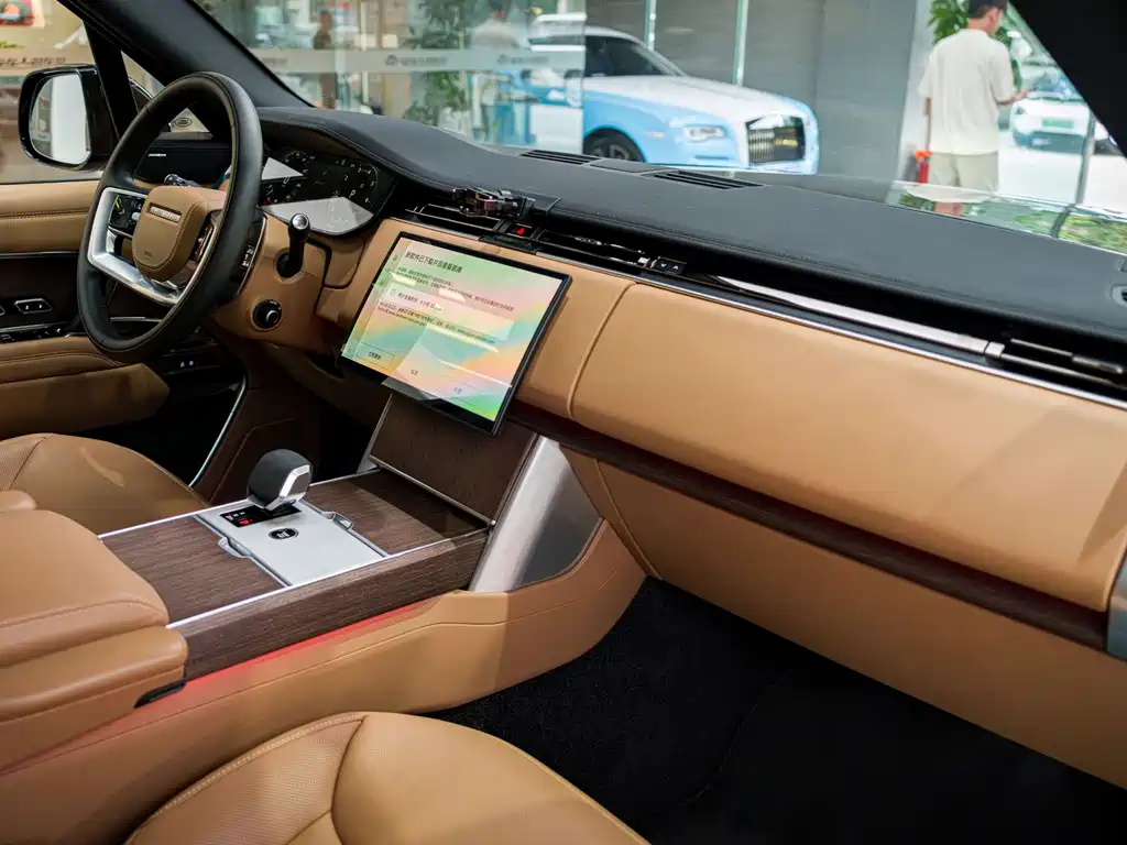 Land Rover Range Rover — миниатюра 18
