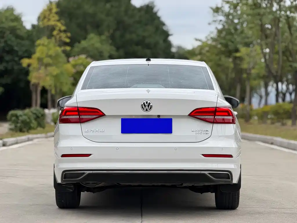 Volkswagen Lavida — миниатюра 4