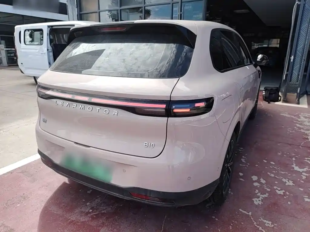 Leapmotor Leapmotor B10 — миниатюра 7