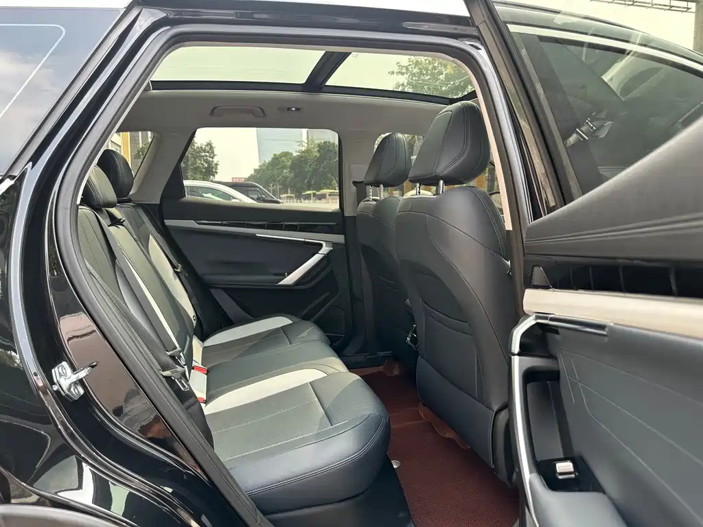 Geely Boyue L — миниатюра 9