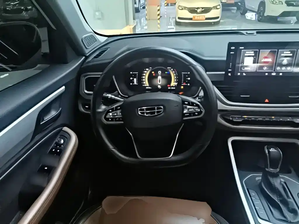 Geely Vision X6 — миниатюра 11