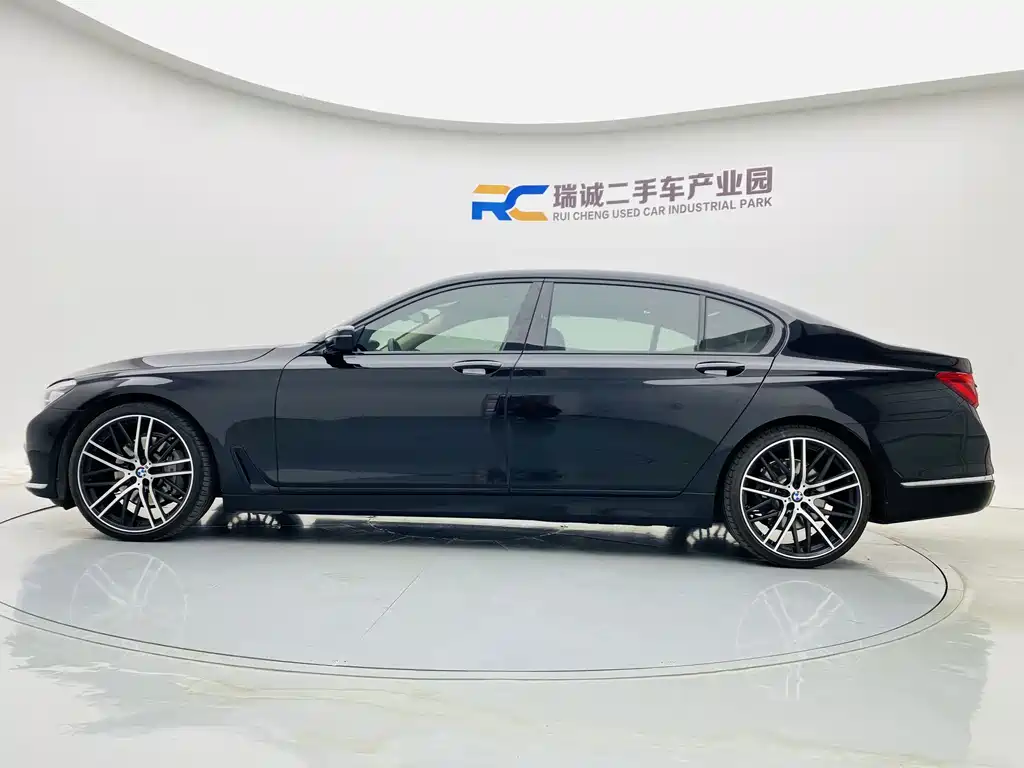 BMW 7 Series 7 2018 730Li Lead