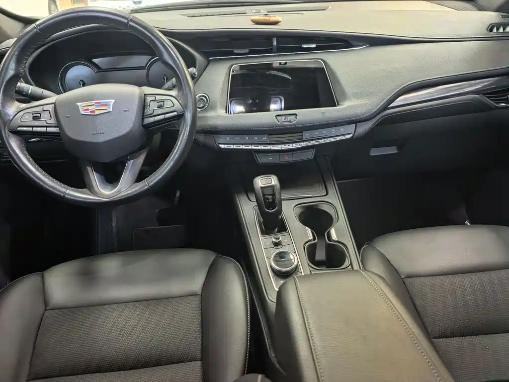 Cadillac XT4 — миниатюра 11