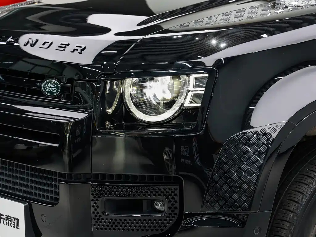 Land Rover Defender — миниатюра 8