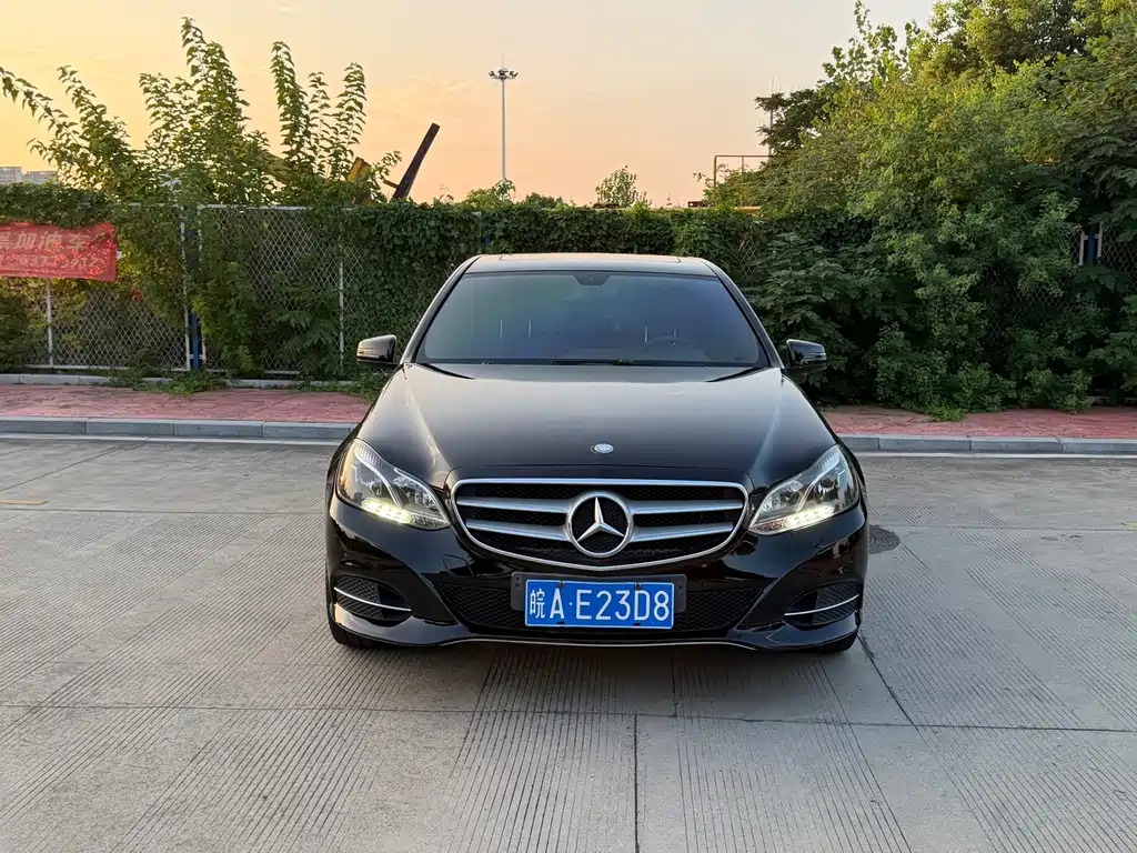 Mercedes-Benz E-Class — миниатюра 2