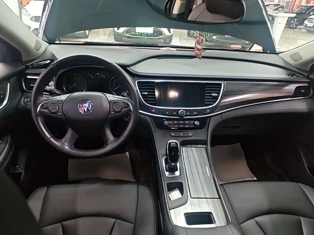 Buick LaCrosse — миниатюра 10