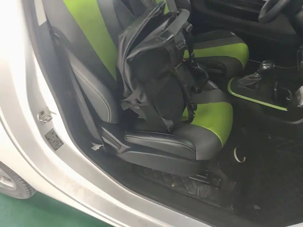 Roewe Clever — миниатюра 20