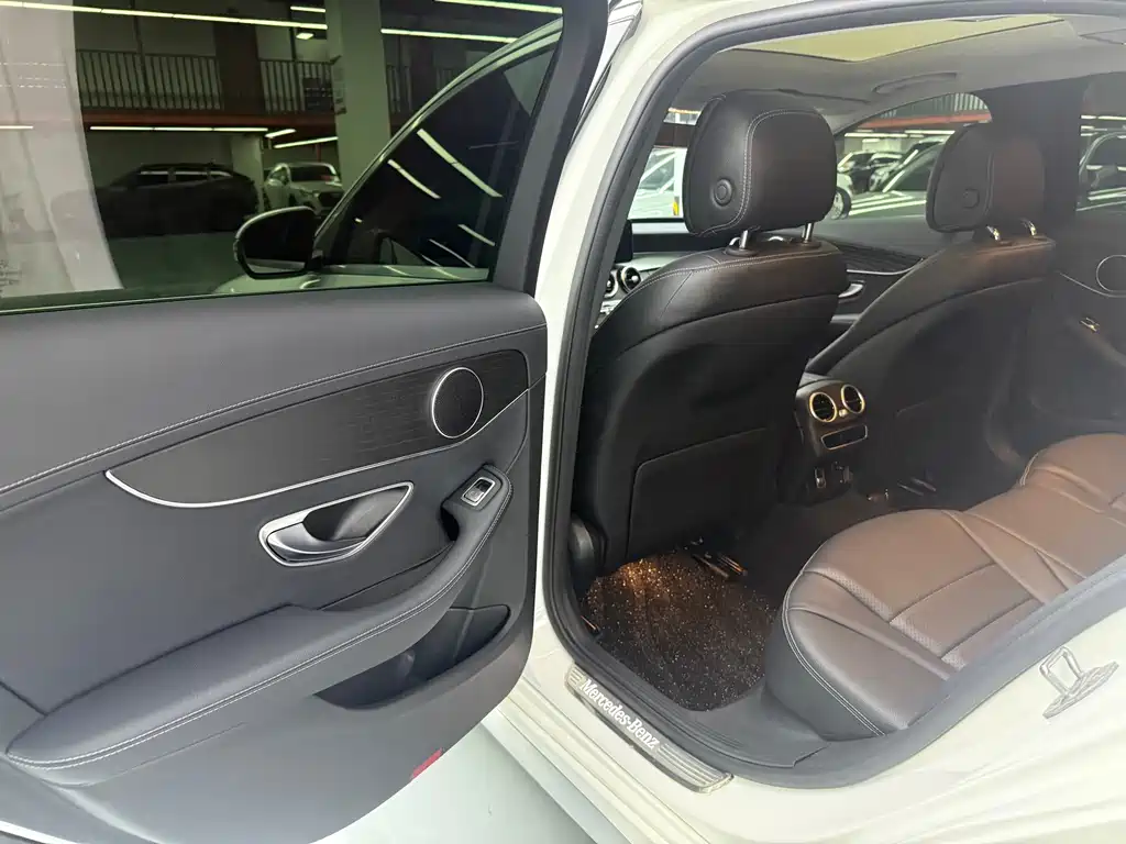 Mercedes-Benz C-Class — миниатюра 43