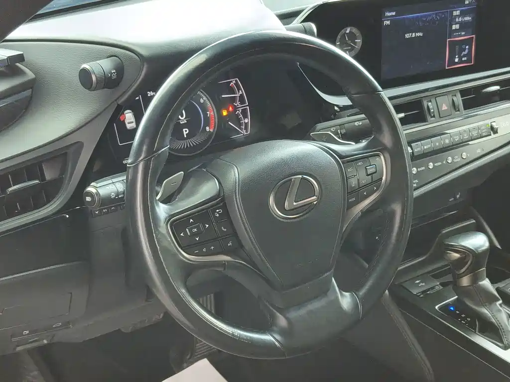 Lexus ES — миниатюра 8