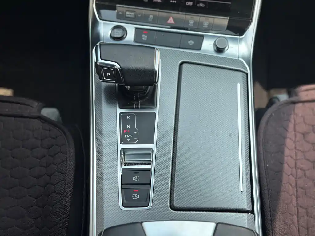 Audi A6L — миниатюра 12