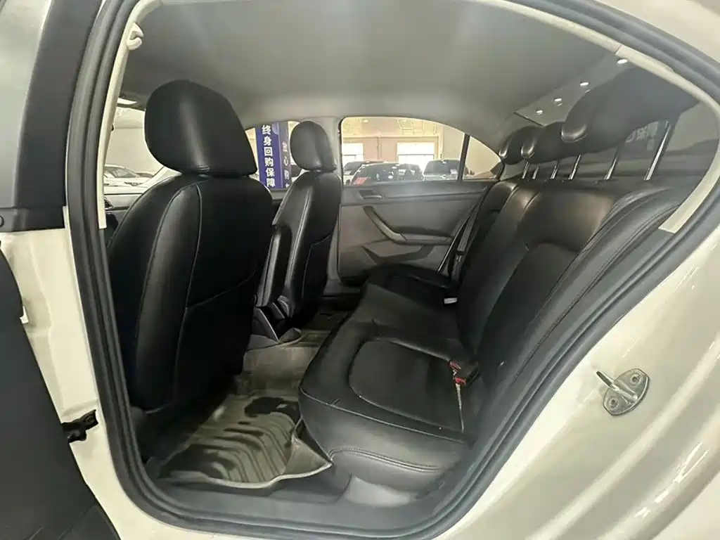 Volkswagen Santana — миниатюра 15
