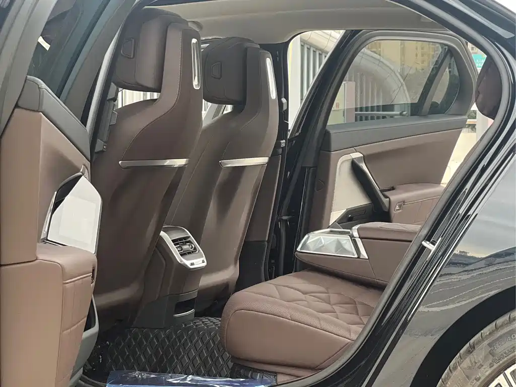 BMW 7 Series 7 2023 735Li M Sport