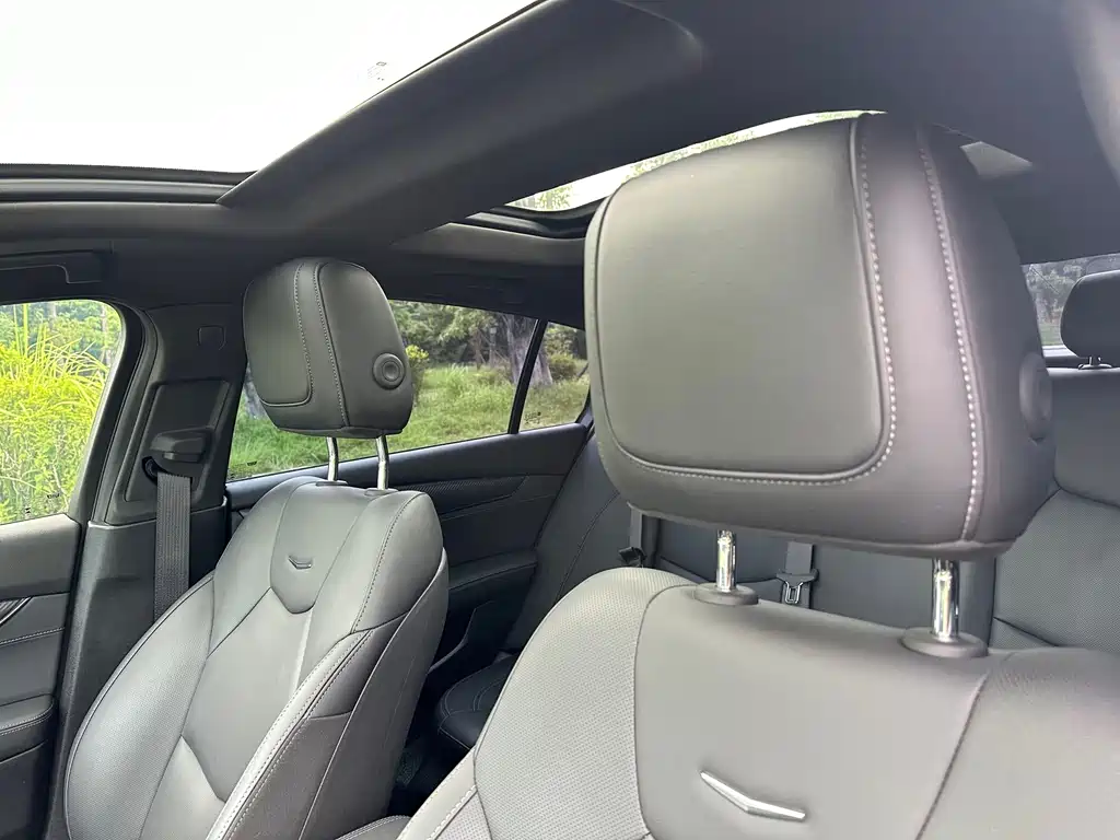 Cadillac CT5 — миниатюра 10