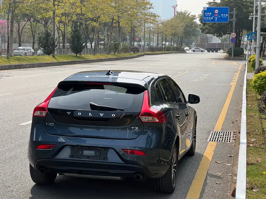 Volvo V40 — миниатюра 19