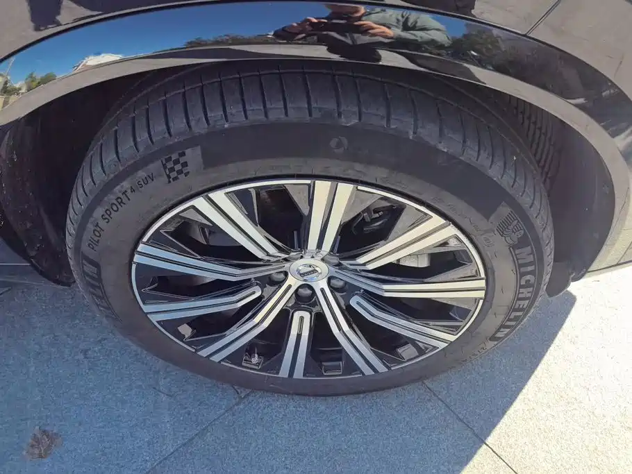 Volvo XC90 — миниатюра 6