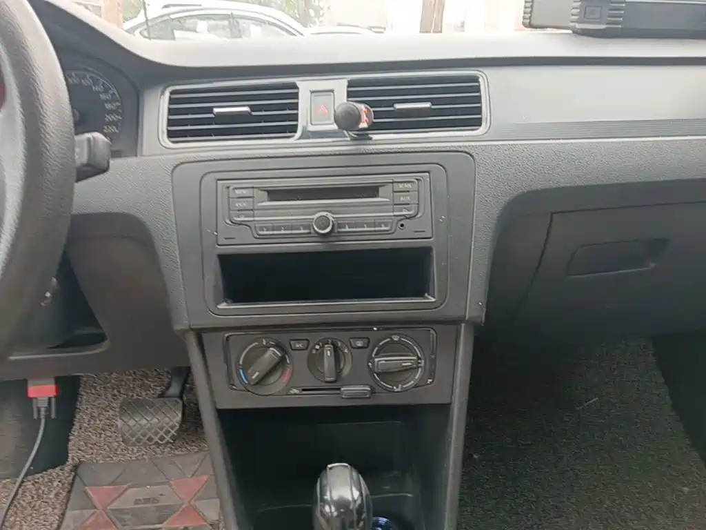 Volkswagen Santana — миниатюра 12