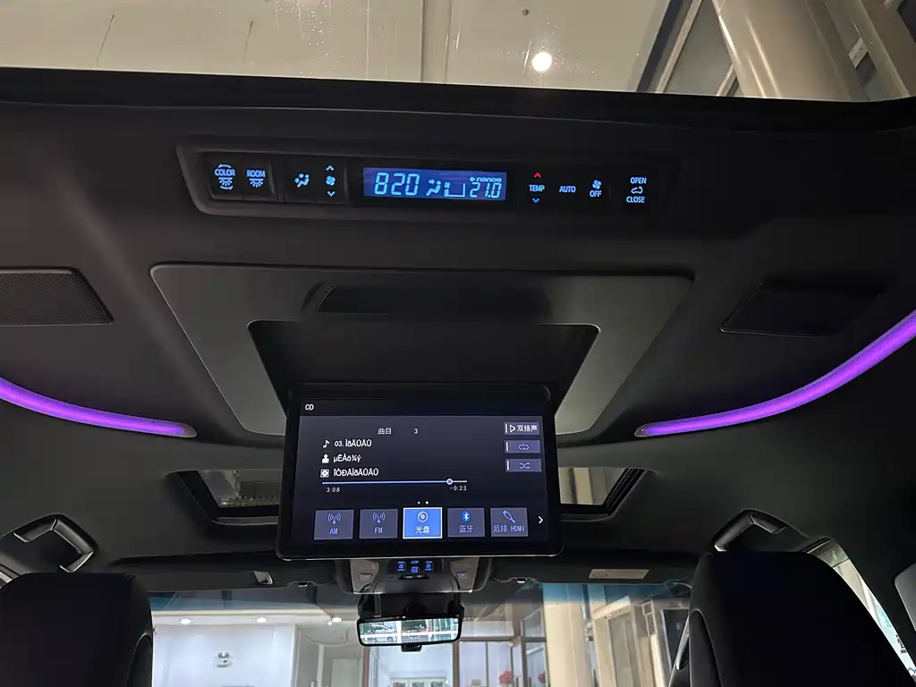 Toyota Alphard — миниатюра 12