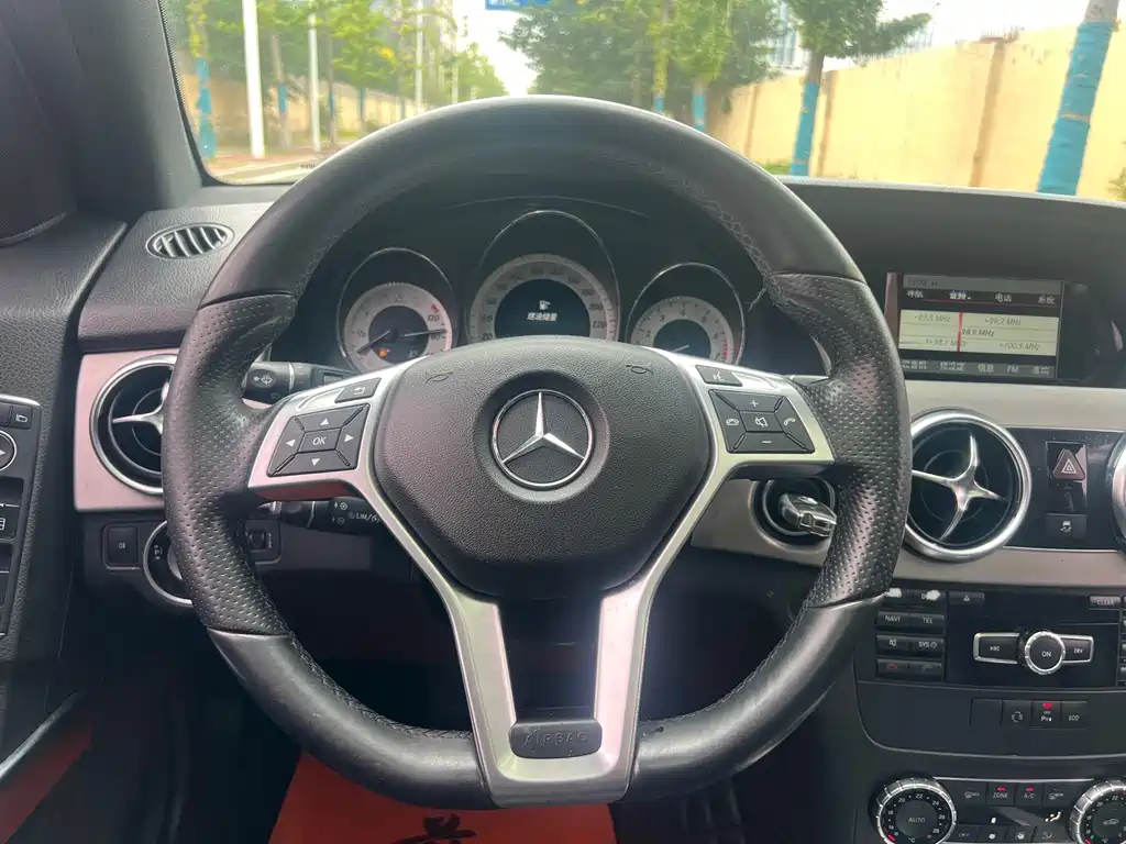 Mercedes-Benz GLK-Class — миниатюра 10