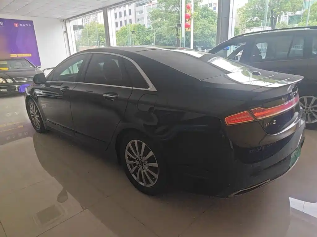 Lincoln MKZ — миниатюра 5