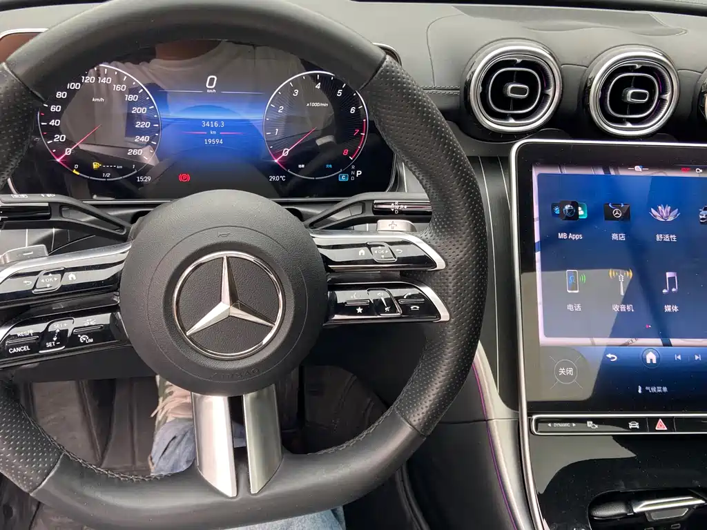 Mercedes-Benz C-Class — миниатюра 13