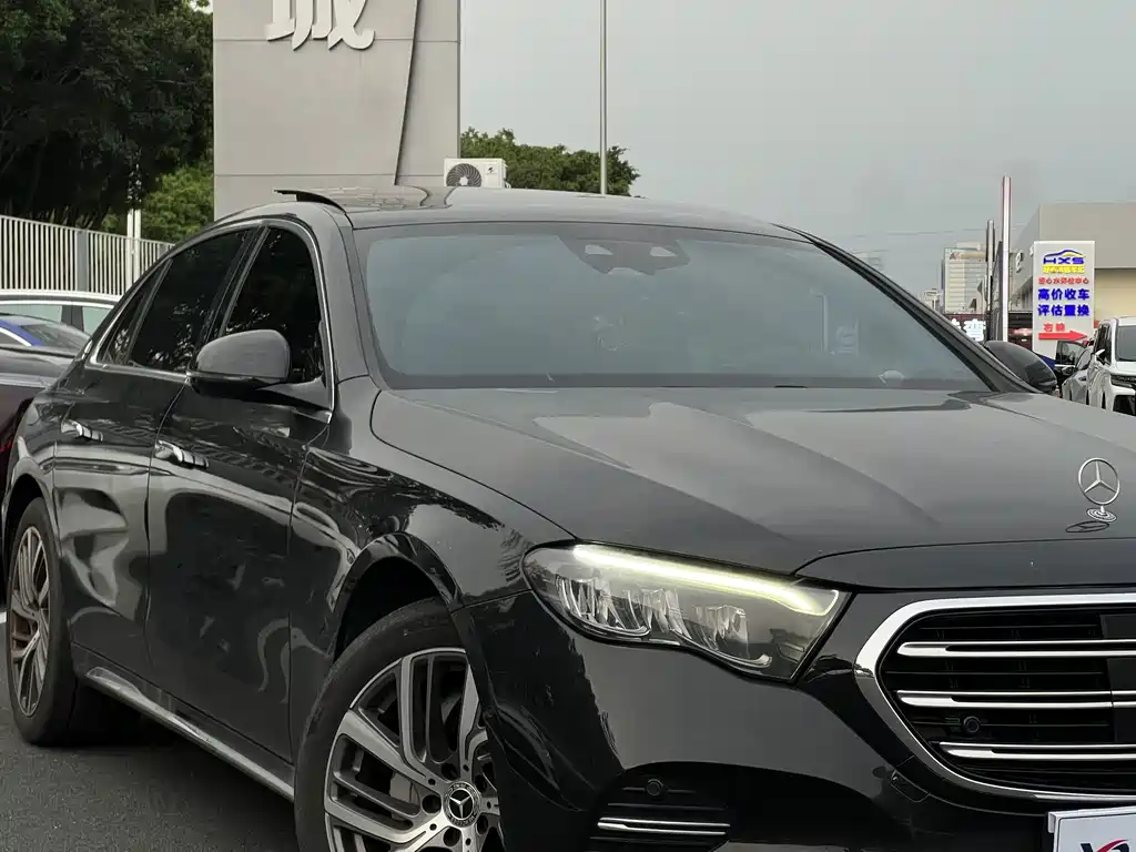 Mercedes-Benz E-Class — миниатюра 7