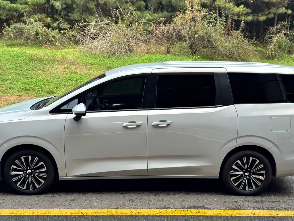 Wuling Xingguang 730 New Energy — миниатюра 3