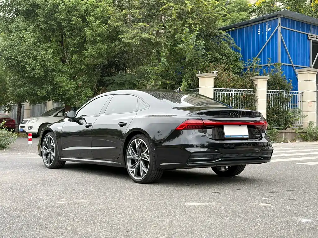 Audi A7L — миниатюра 7