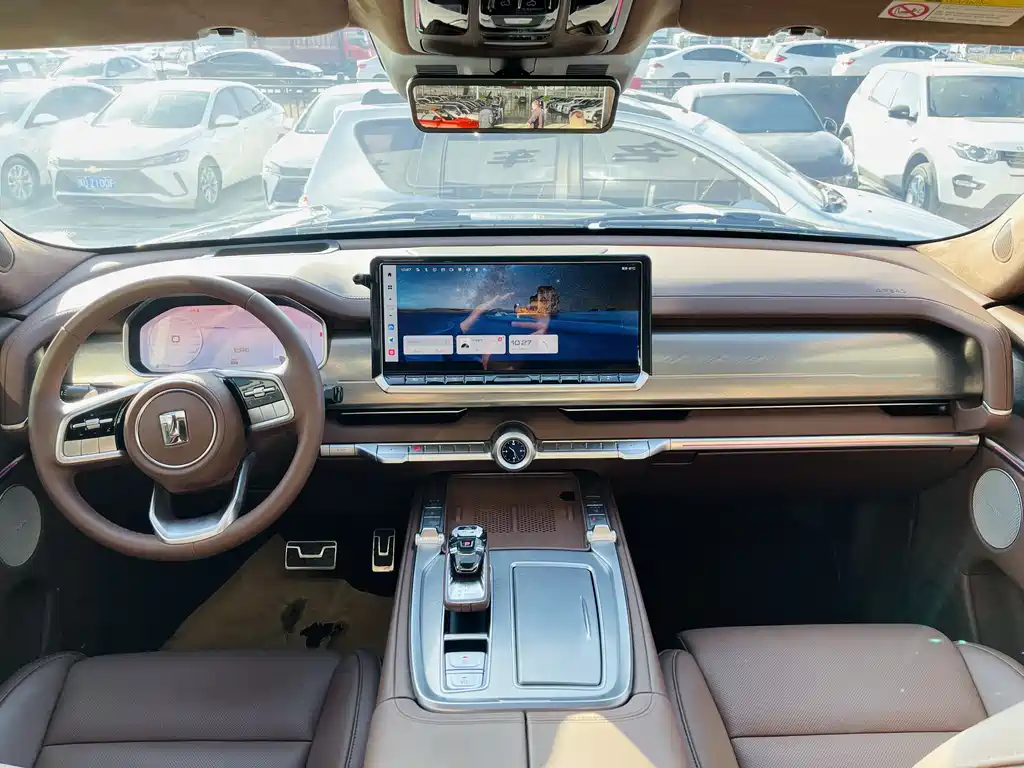 TANK TANK 700 NEW ENERGY