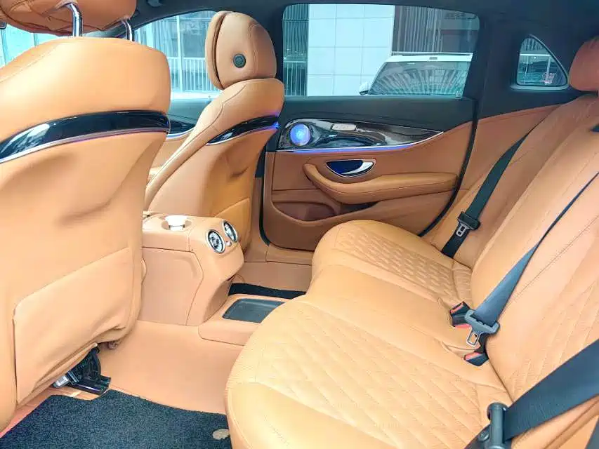 Mercedes-Benz E-Class — миниатюра 5
