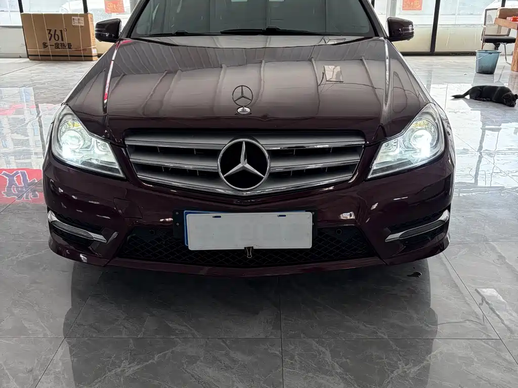 Mercedes-Benz C-Class — миниатюра 2