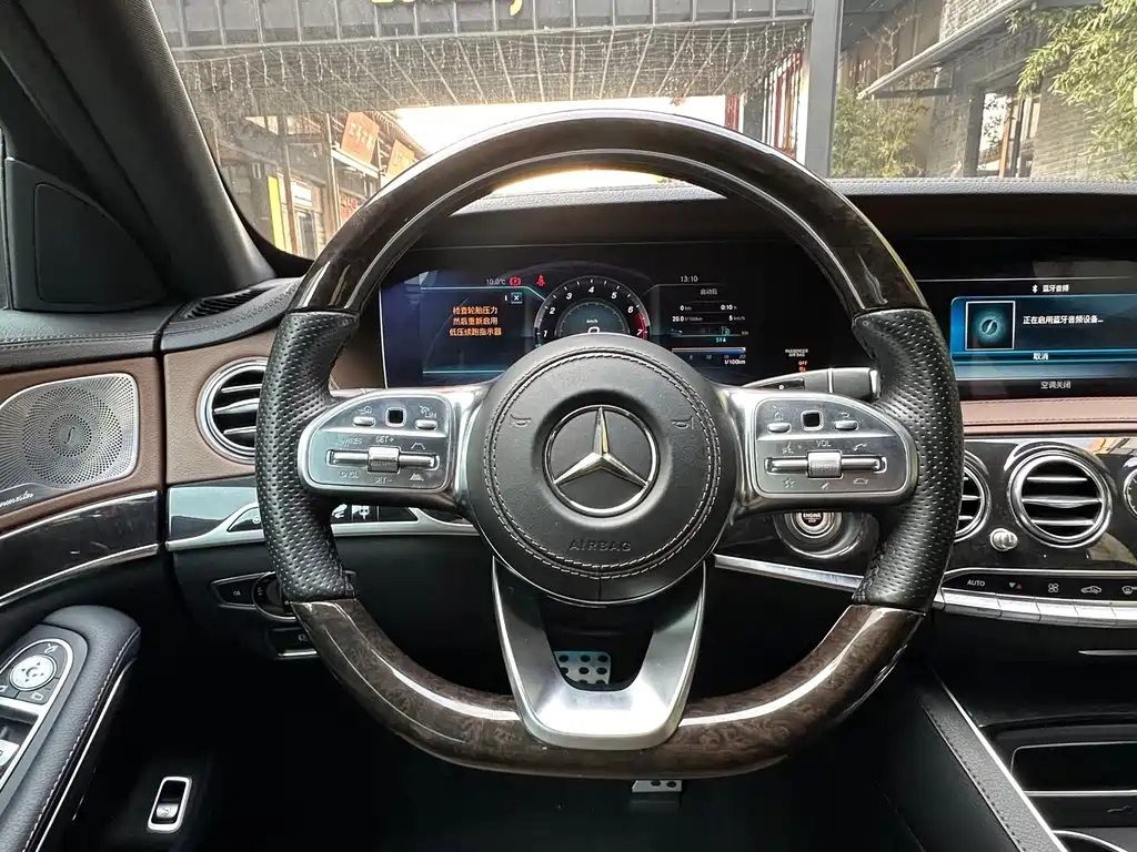Mercedes-Benz S-Class — миниатюра 22