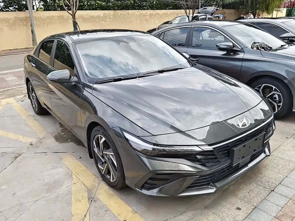 Hyundai Elantra — миниатюра 3