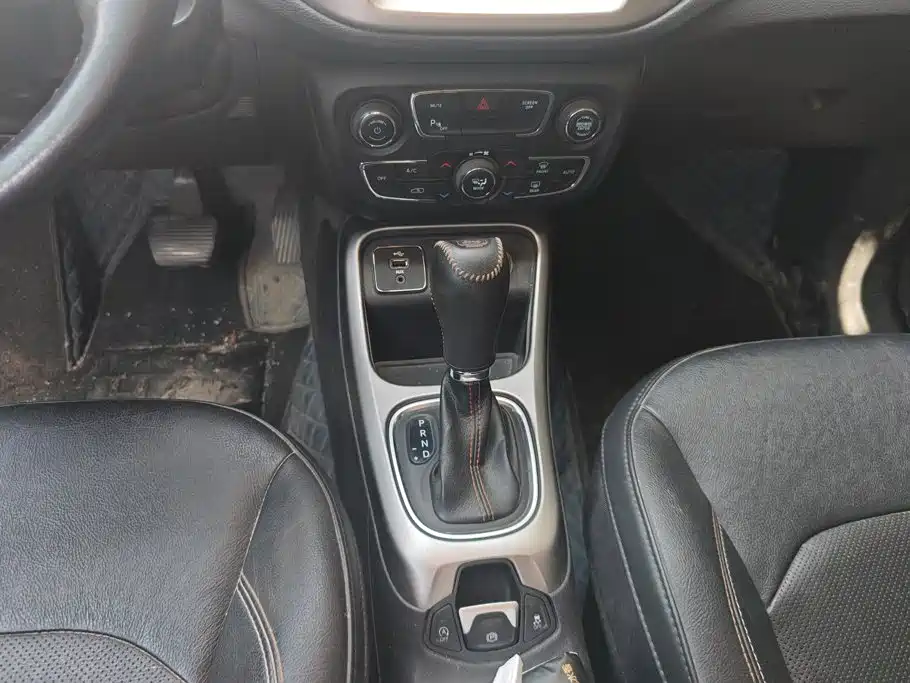 Jeep Compass — миниатюра 16