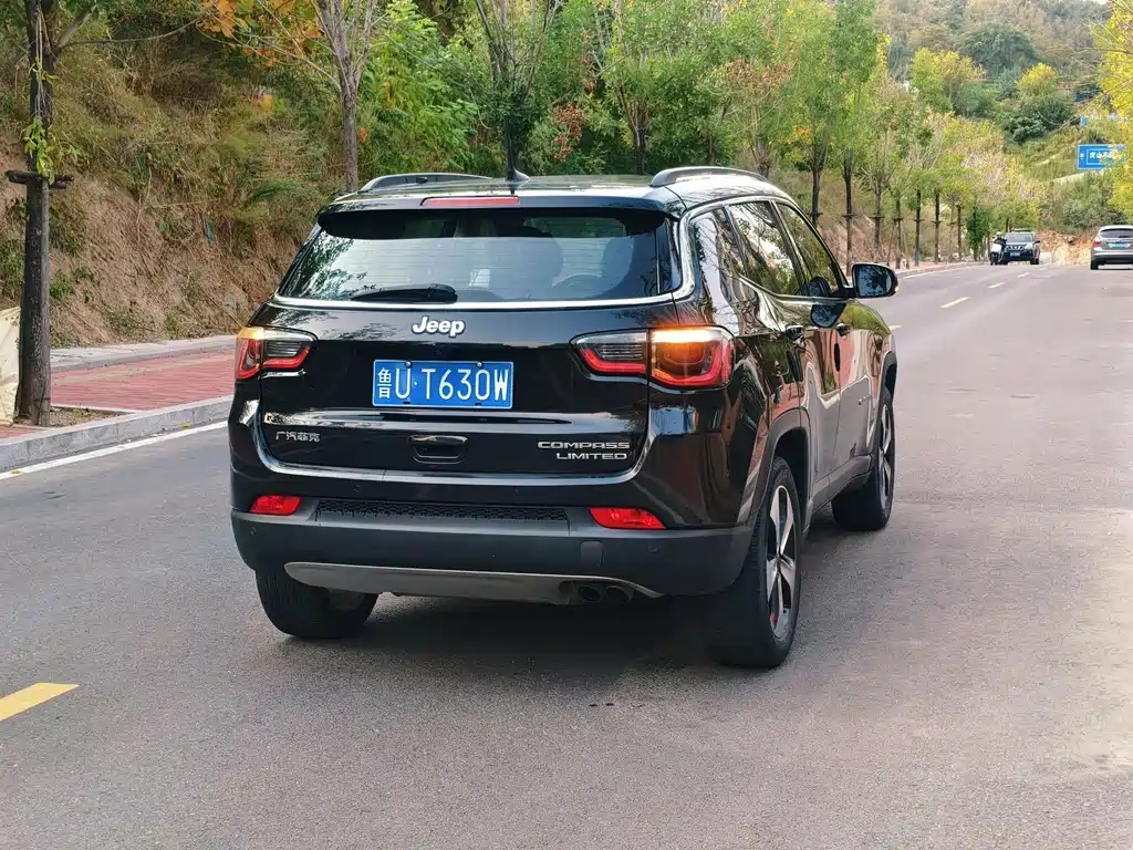 Jeep Compass — миниатюра 11