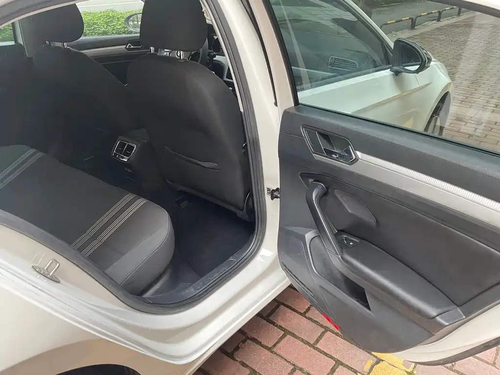 Volkswagen Lamando — миниатюра 8