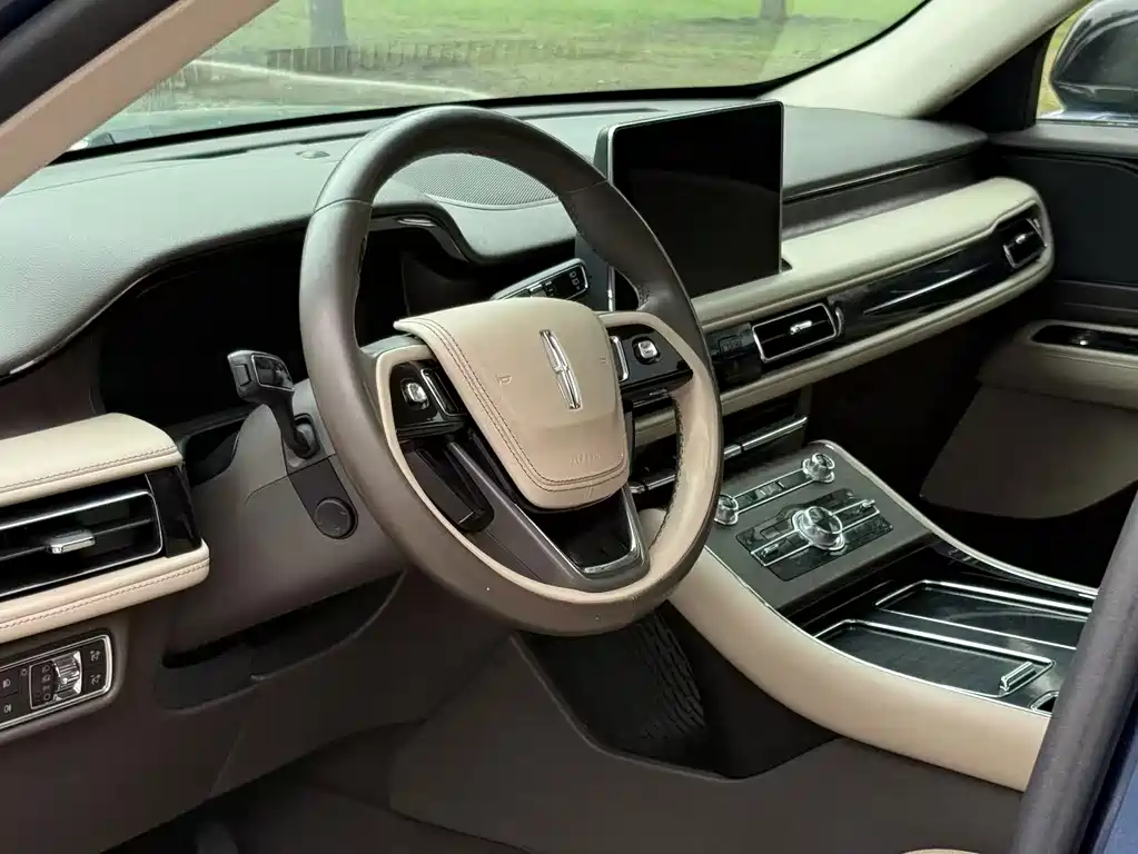 Lincoln Aviator — миниатюра 11