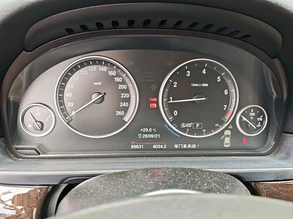 BMW 5 Series — миниатюра 12