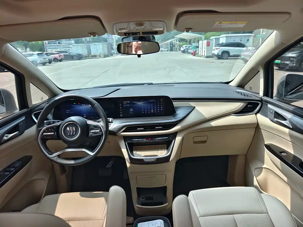 Buick GL8 Hybrid — миниатюра 4