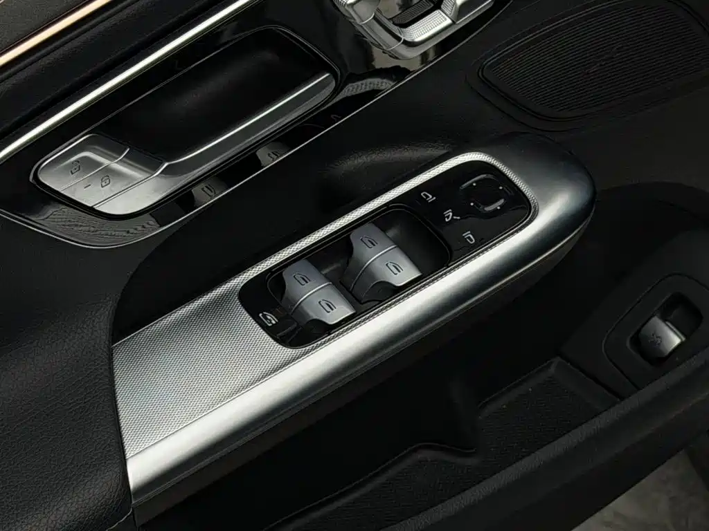 Mercedes-Benz EQE — миниатюра 7