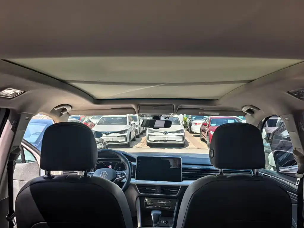 Volkswagen Tiguan L — миниатюра 14