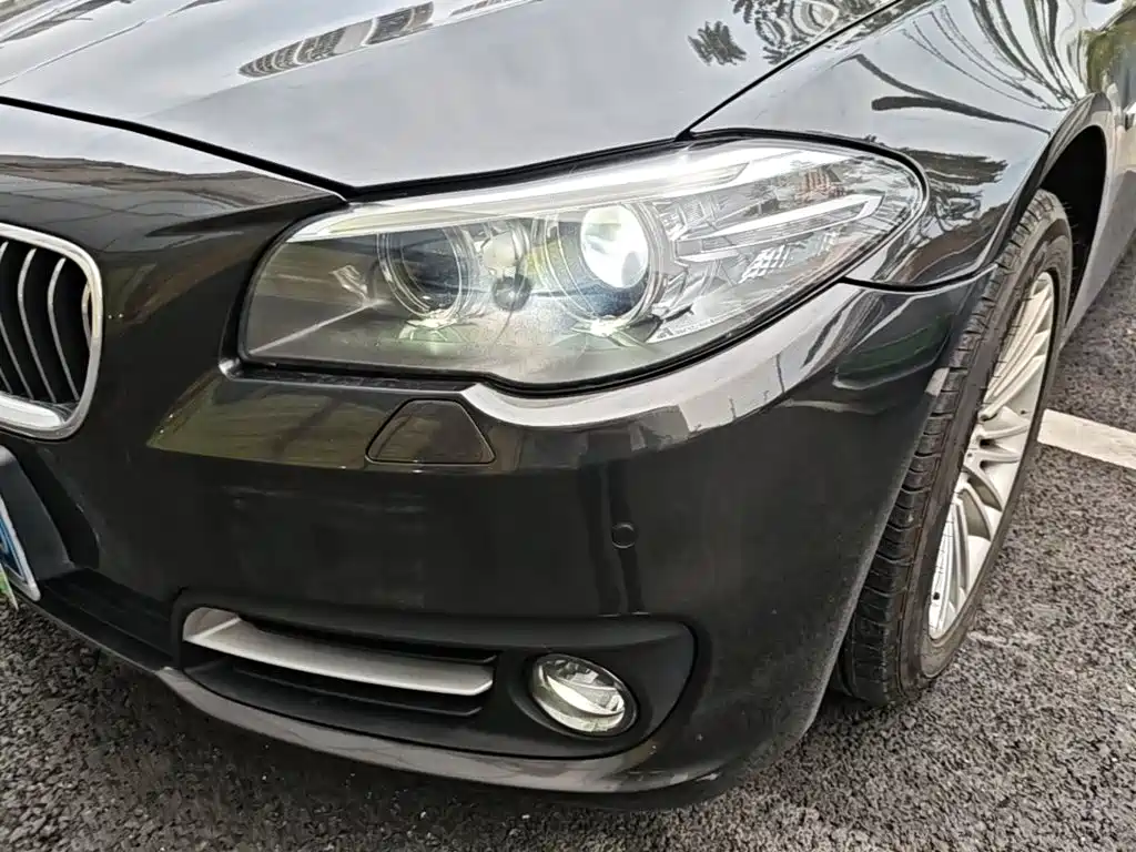 BMW 5 Series — миниатюра 24