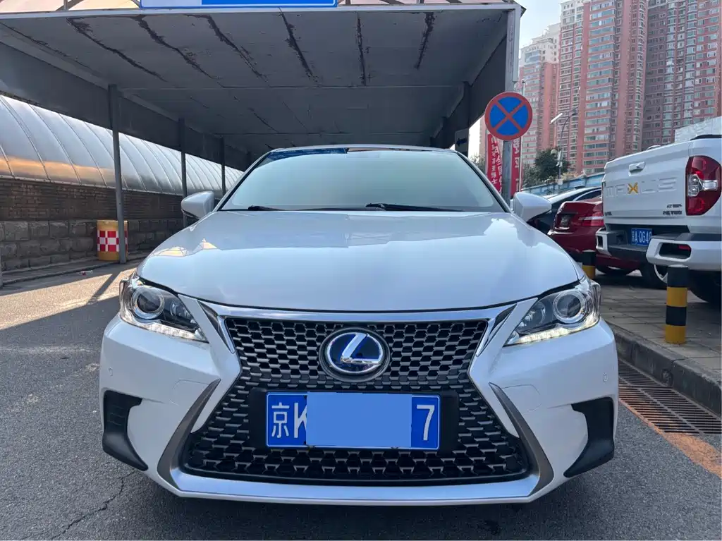 Lexus CT — миниатюра 2