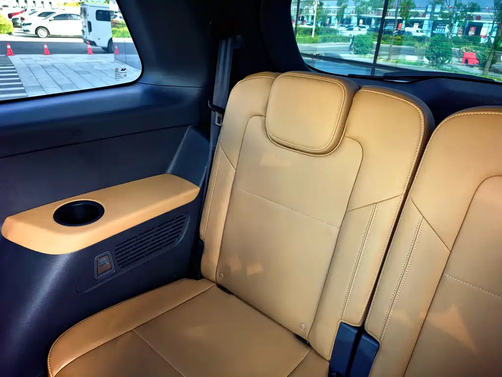 Li Auto Li ONE — миниатюра 17