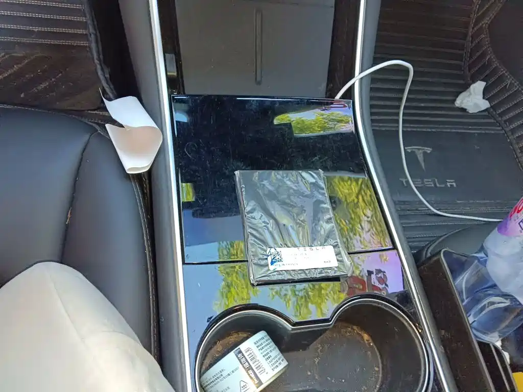 Tesla Model 3 — миниатюра 10