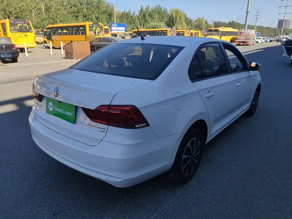 Volkswagen Santana — миниатюра 7
