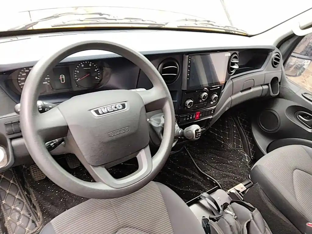 IVECO Ousheng — миниатюра 10